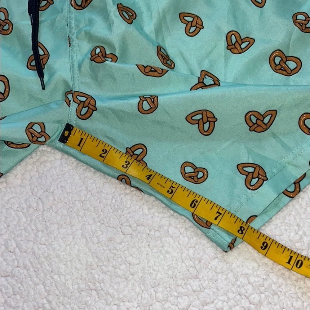 Aqua Pretzel Pattern Men's Swim Trunks